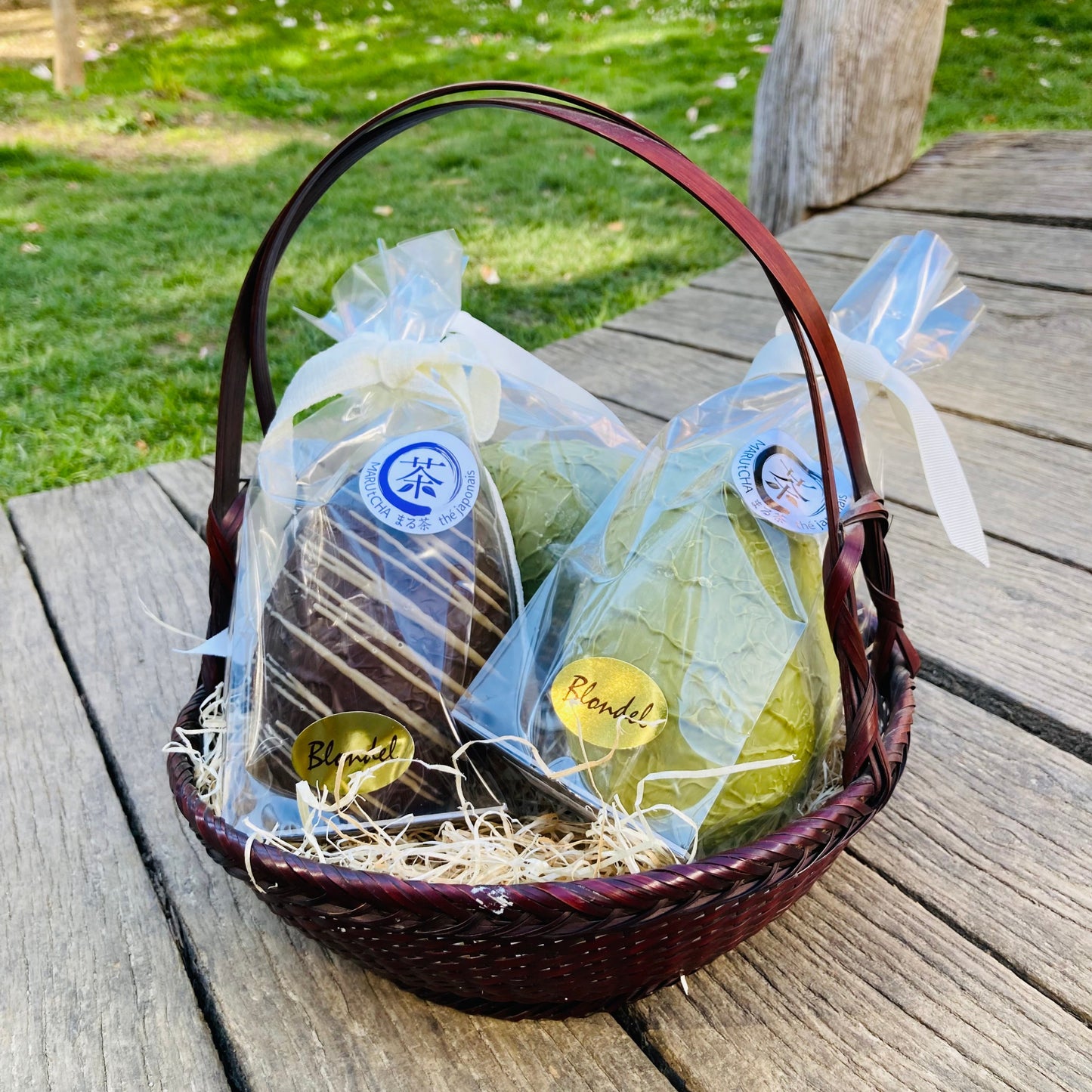 Œuf de Pâques artisanal retrait uniquement au salon