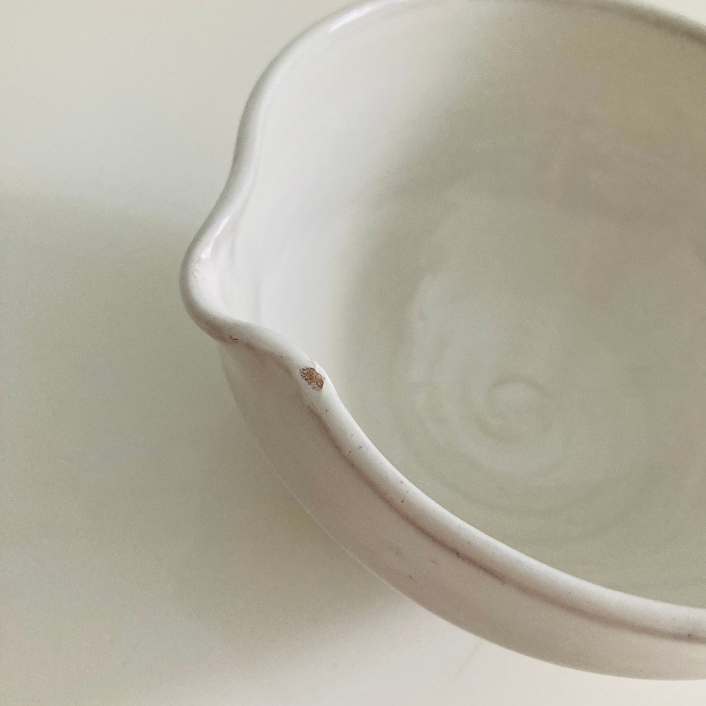 Bowl with spout